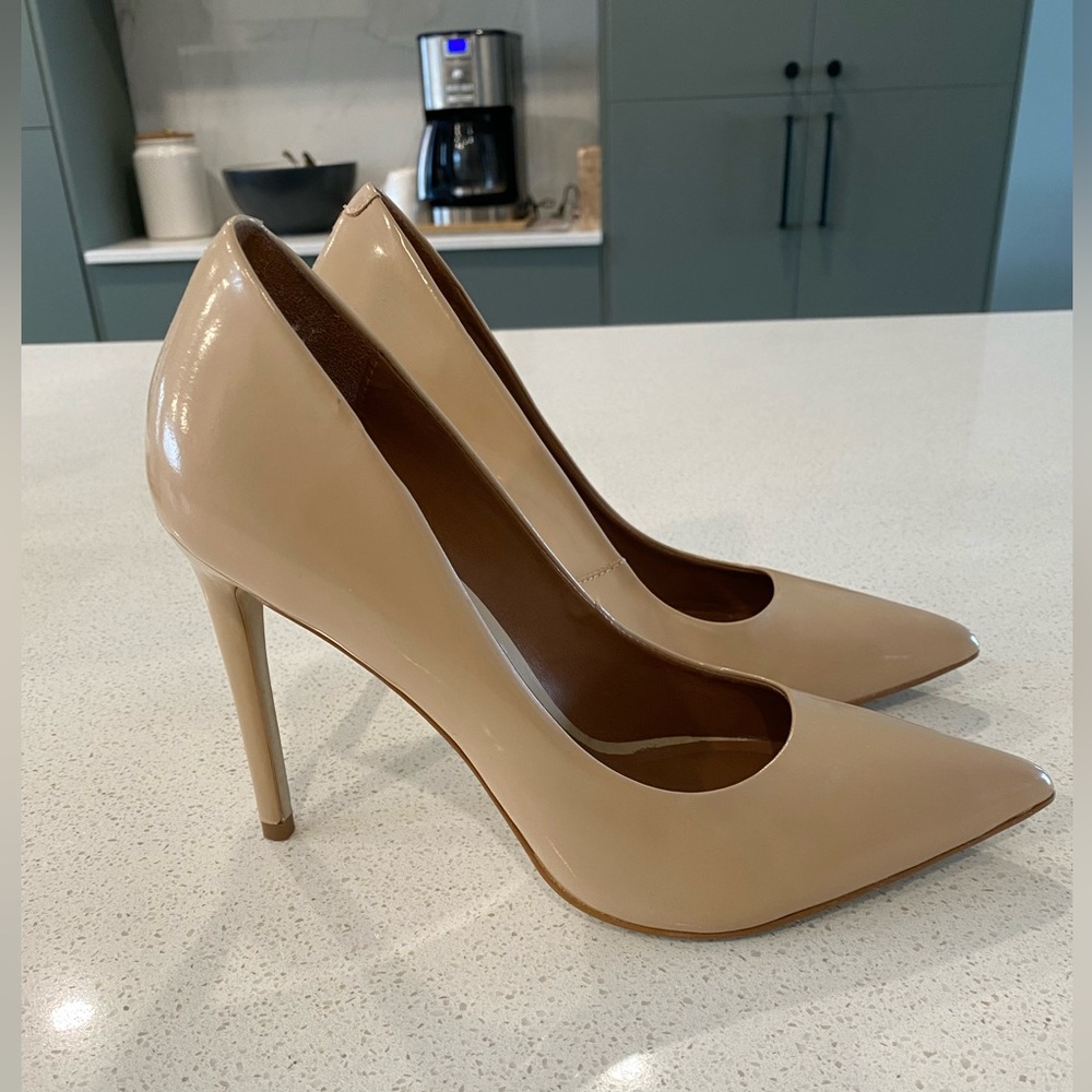 Steve Madden nude pumps 8 dressy heels